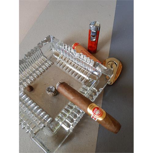 H. Upmann Vintage Cameroon Belicoso 6 1/8 * 52
