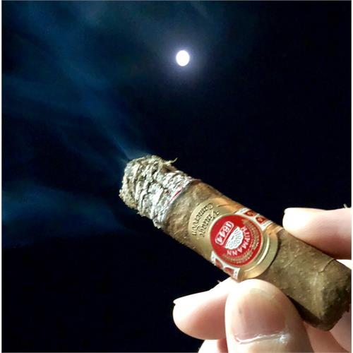H. Upmann Vintage Cameroon Corona 5 1/2 * 44