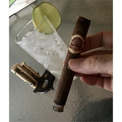H. Upmann Vintage Cameroon Corona 5 1/2 * 44