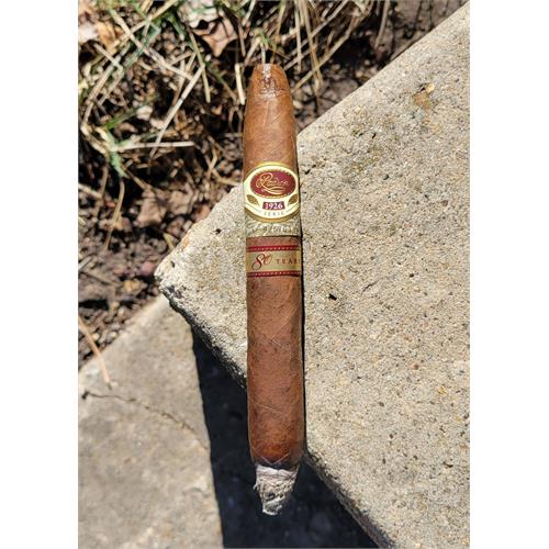 Padron 1926 Serie 80 Years Maduro 6 3/4 * 54