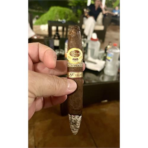 Padron 1926 Serie 80 Years Maduro 6 3/4 * 54