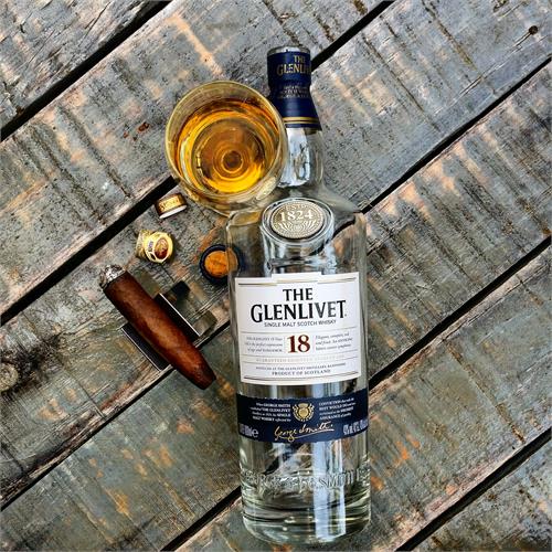 Padron 1926 Serie 80 Years Maduro 6 3/4 * 54