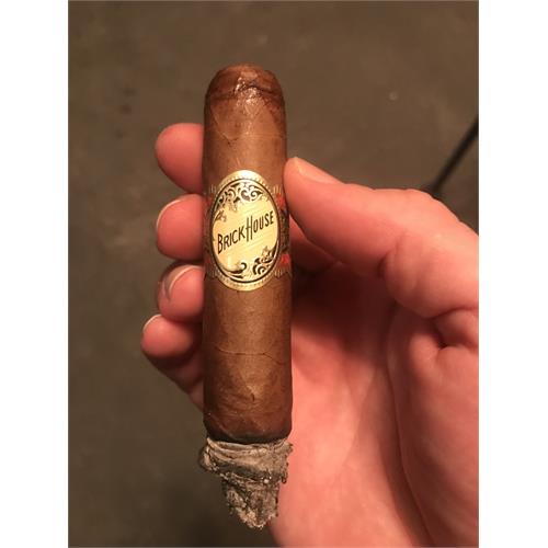 Brick House Toro 6  * 52