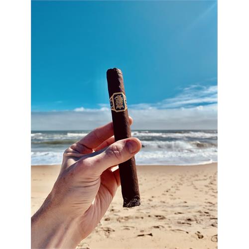 Liga Undercrown Maduro Corona Doble 7  * 54