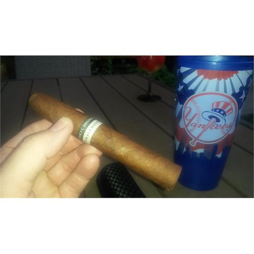 Alec Bradley Black Market Torpedo 6 1/8 * 54