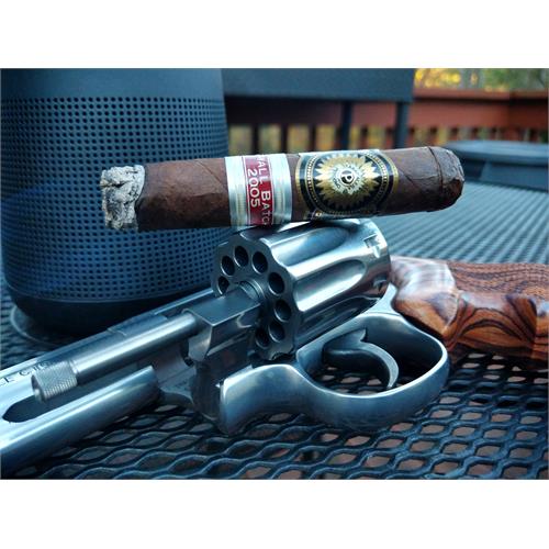 Perdomo Small Batch Series Maduro Half Corona 4  * 46