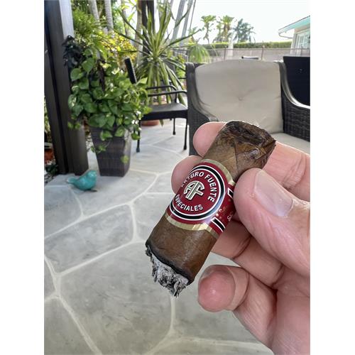 Arturo Fuente Especiales Emperador 7  * 52