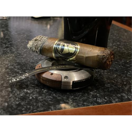 Davidoff Winston Churchill Late Hour Toro 6  * 54