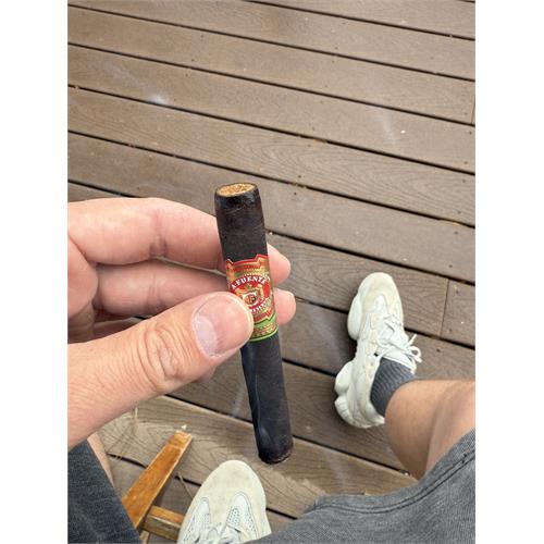 Arturo Fuente Maduro Petit Corona 5  * 38