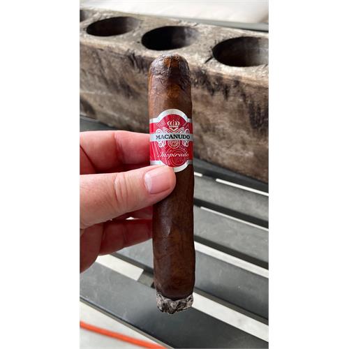 Macanudo Inspirado Red Gigante 6  * 60