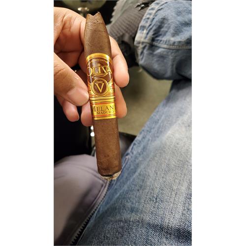 Oliva Serie V Melanio Maduro Figurado 6 1/2 * 52