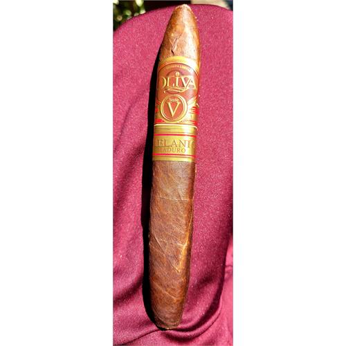 Oliva Serie V Melanio Maduro Figurado 6 1/2 * 52