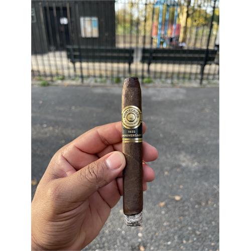 Montecristo 1935 Anniversary Nicaragua No. 2 6 1/8 * 52