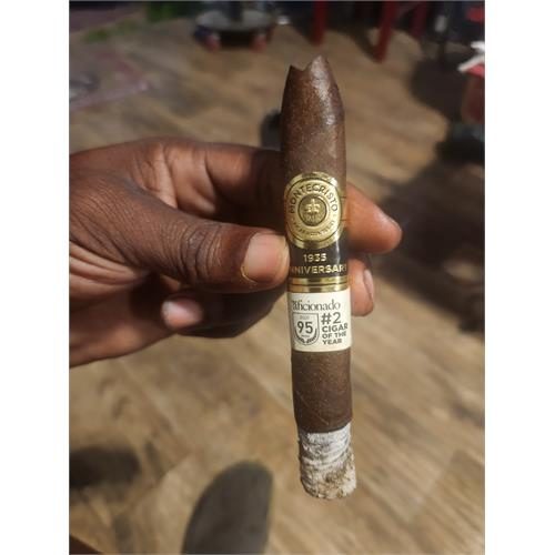 Montecristo 1935 Anniversary Nicaragua No. 2 6 1/8 * 52