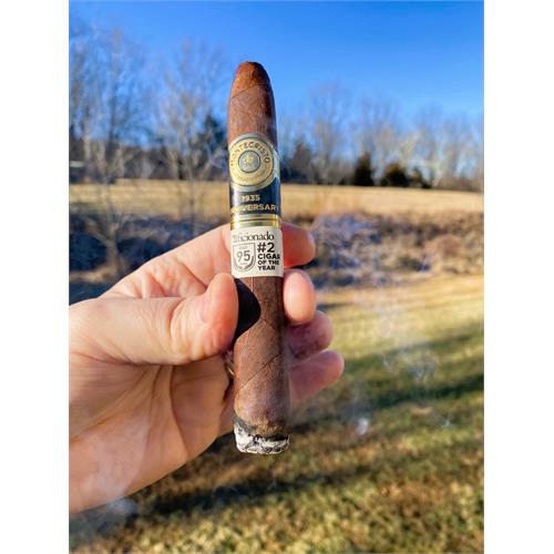 Montecristo 1935 Anniversary Nicaragua No. 2 6 1/8 * 52