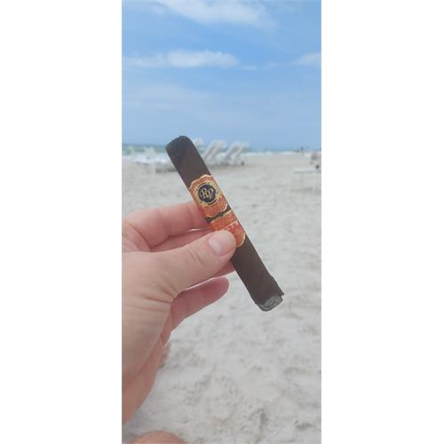 Sixty by Rocky Patel Toro 6 1/2 * 52