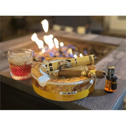 Byron 19th Century Epique Poemas Humidor with 30 cigars