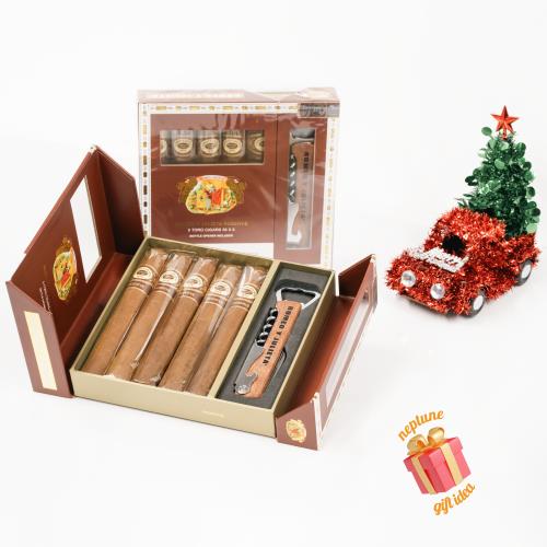 Romeo y Julieta Reserve Toro 5-Cigar Sampler with Wine Key